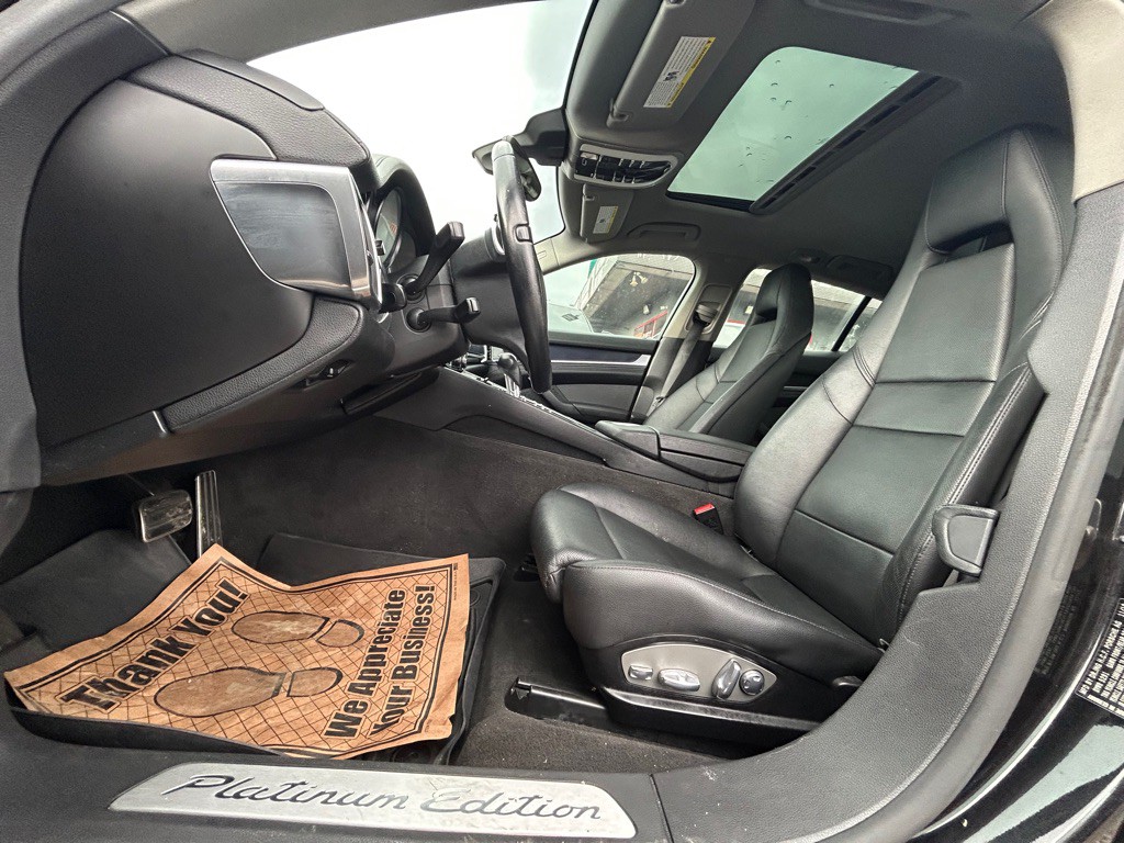 2013 Porsche Panamera Image 9