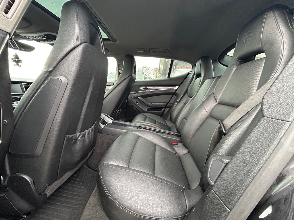 2013 Porsche Panamera Image 10