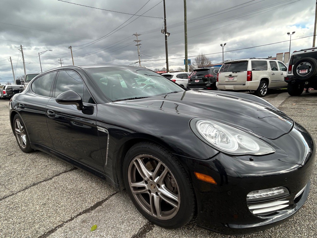 2013 Porsche Panamera Image 2