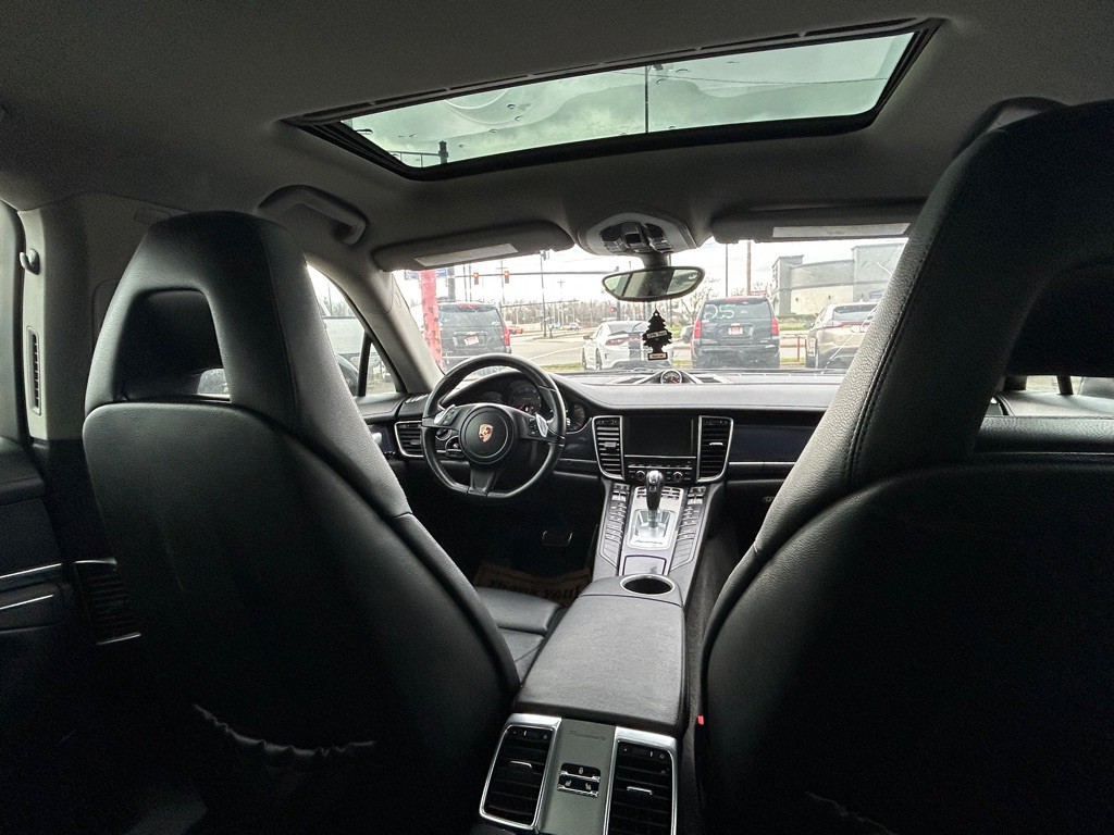 2013 Porsche Panamera Image 8