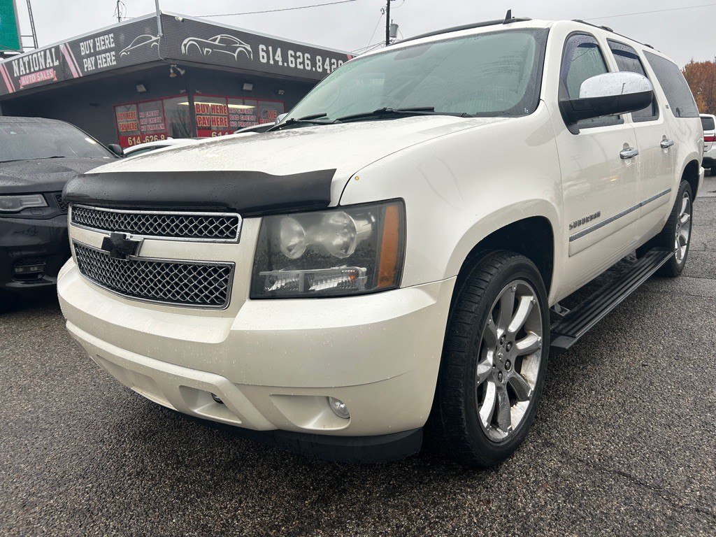 2010 Chevrolet Suburban Image 1