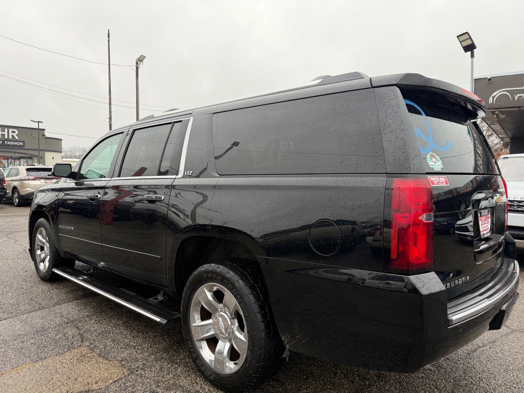 2015 Chevrolet Suburban Image 5