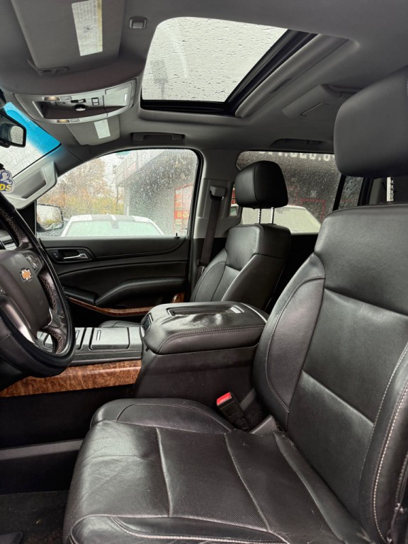 2015 Chevrolet Suburban Image 8