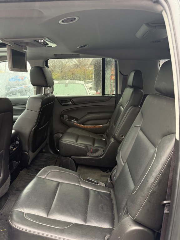 2015 Chevrolet Suburban Image 9