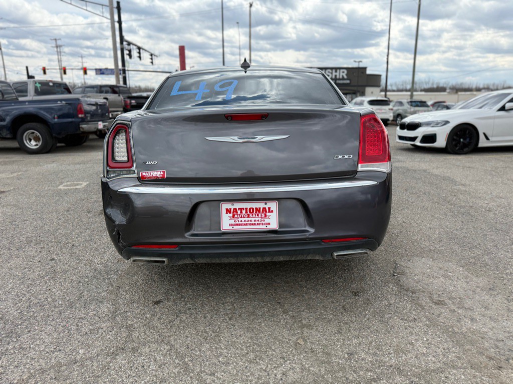 2015 Chrysler 300 Image 5