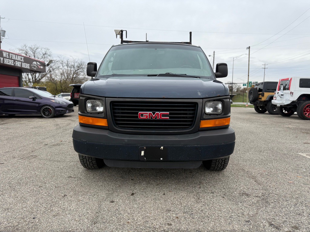 2011 GMC Savana Image 3