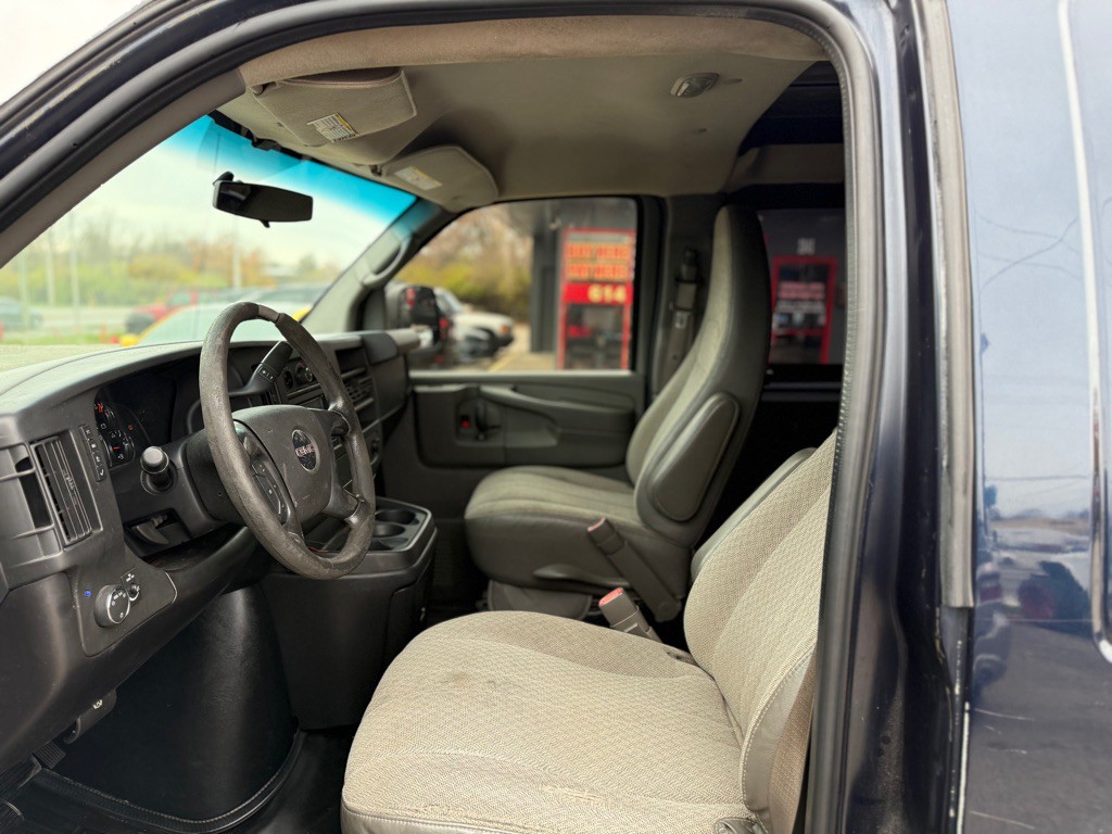 2011 GMC Savana Image 7