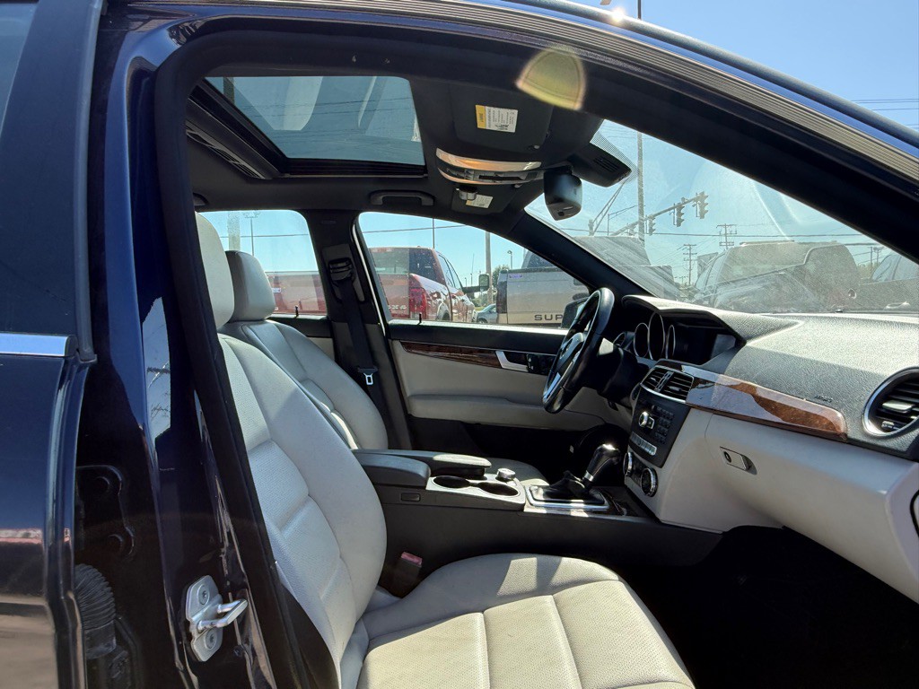 2013 Mercedes-Benz C-Class Image 10