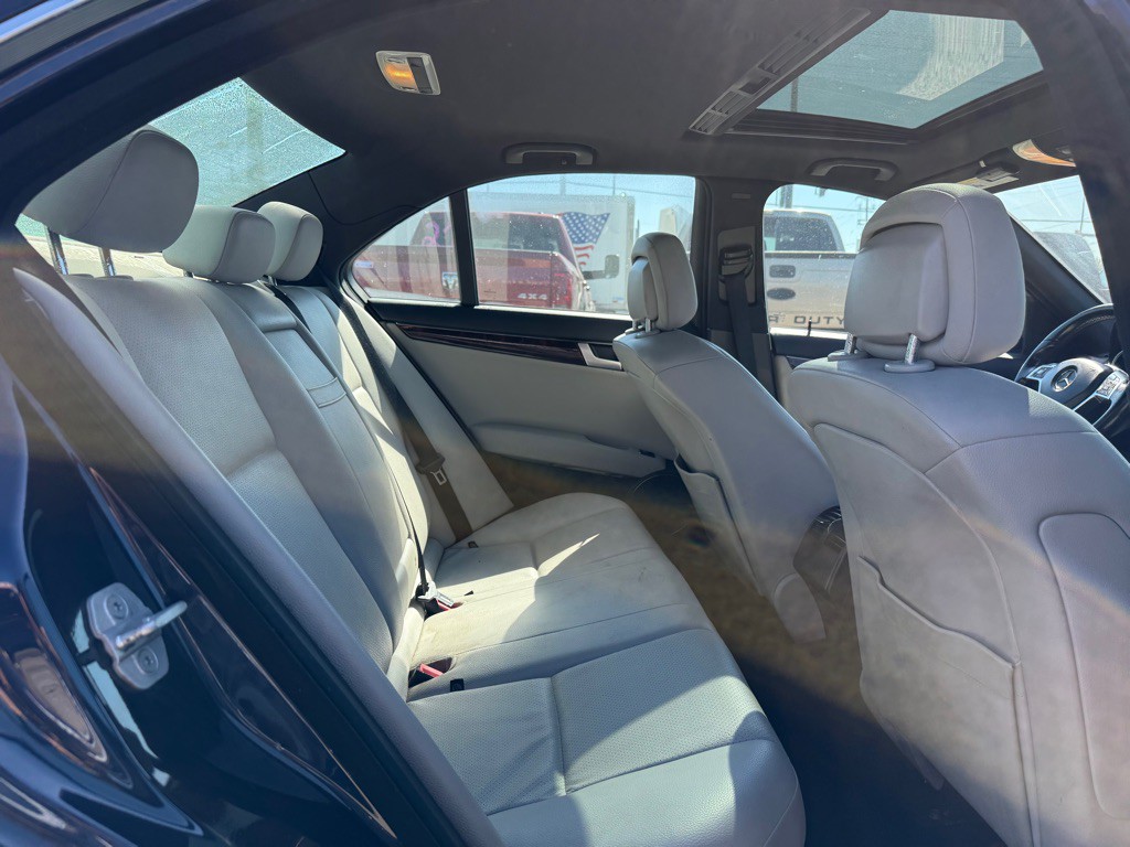 2013 Mercedes-Benz C-Class Image 11