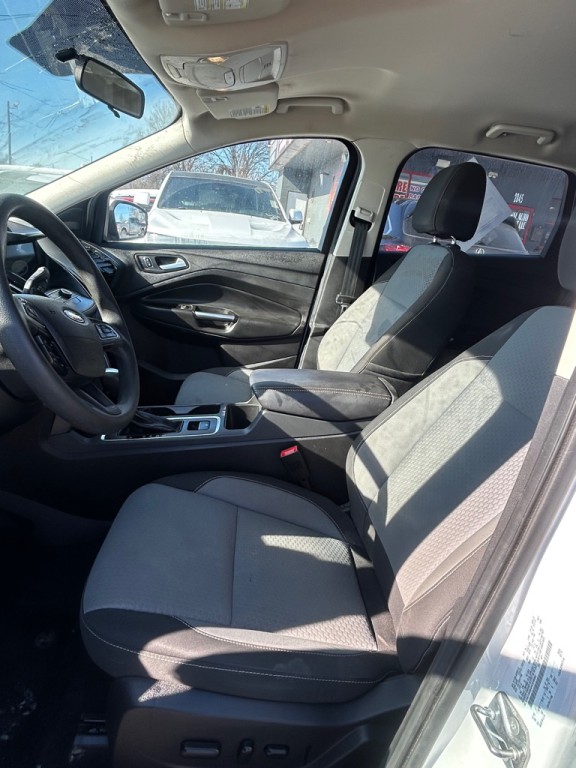 2017 Ford Escape Image 10