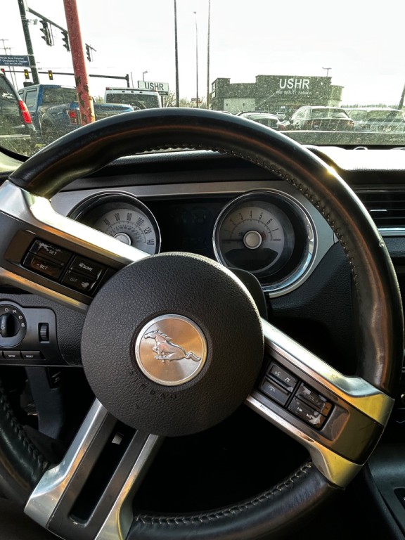 2010 Ford Mustang Image 14