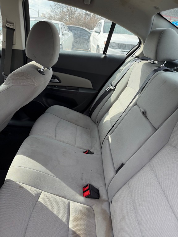 2015 Chevrolet Cruze Image 9