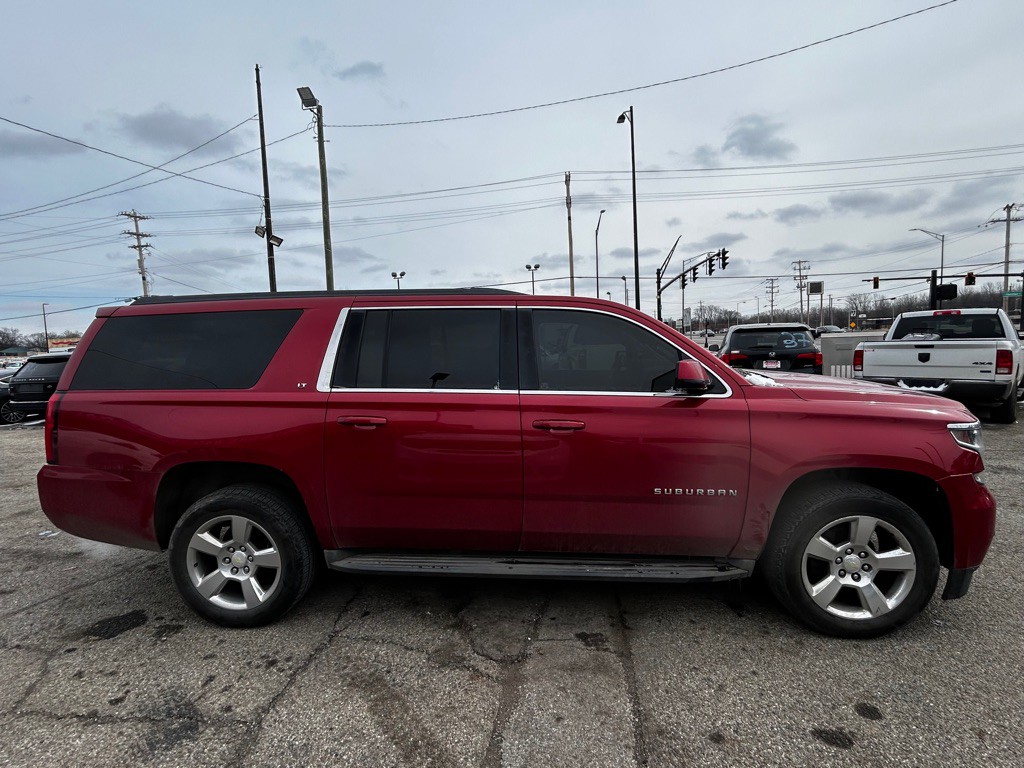 2015 Chevrolet Suburban Image 5