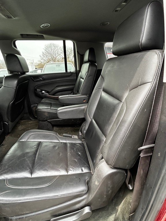 2015 Chevrolet Suburban Image 12