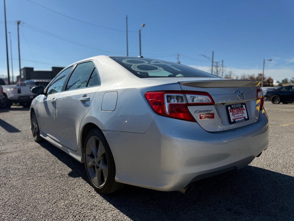 2014 Toyota Camry Image 3