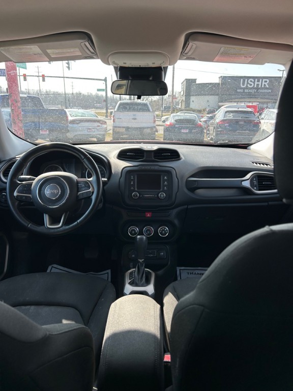2015 Jeep Renegade Image 9