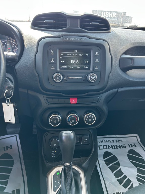 2015 Jeep Renegade Image 12