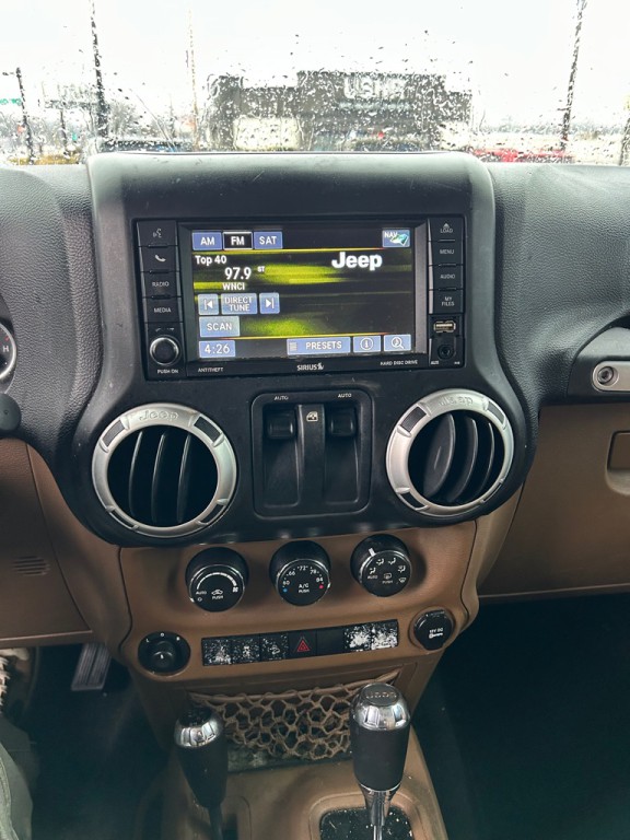 2013 Jeep Wrangler Image 14