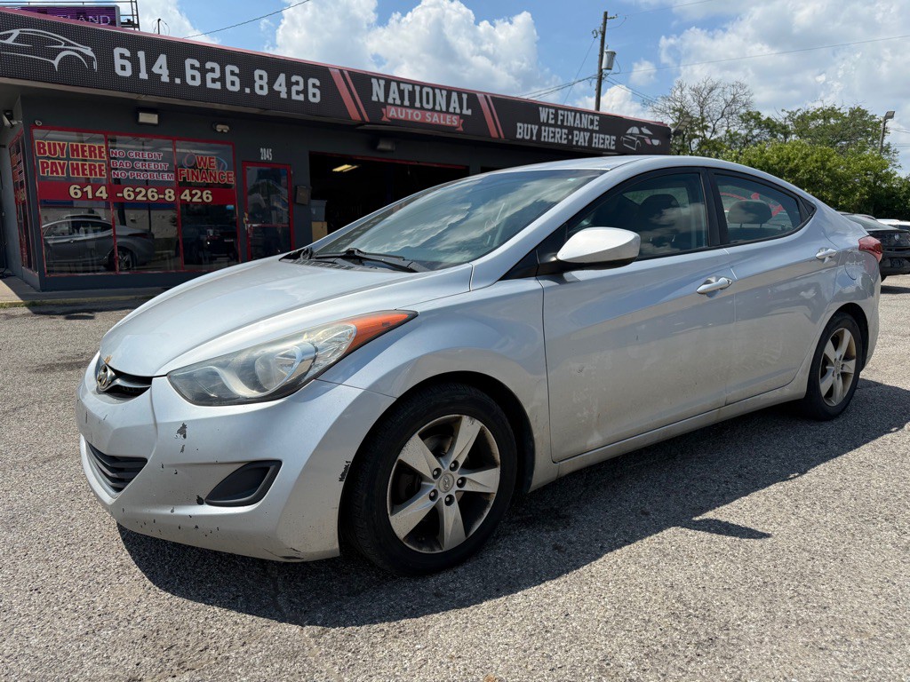2013 Hyundai Elantra Image 1