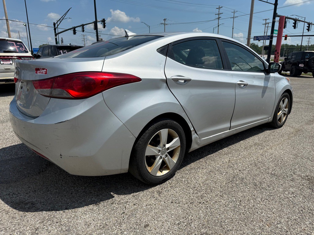 2013 Hyundai Elantra Image 5