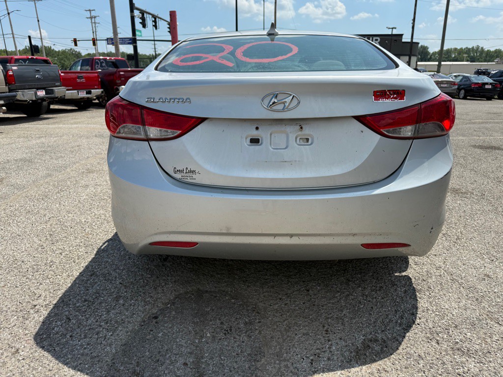 2013 Hyundai Elantra Image 6