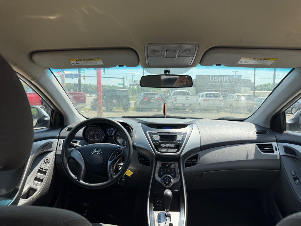 2013 Hyundai Elantra Image 7