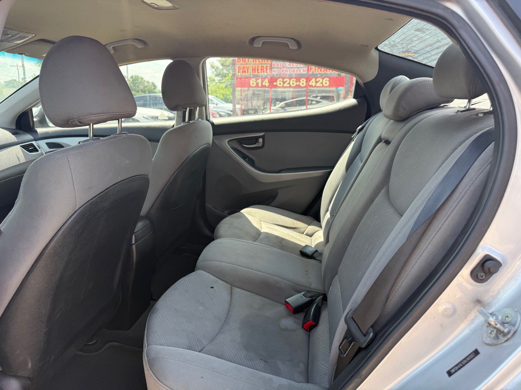 2013 Hyundai Elantra Image 9