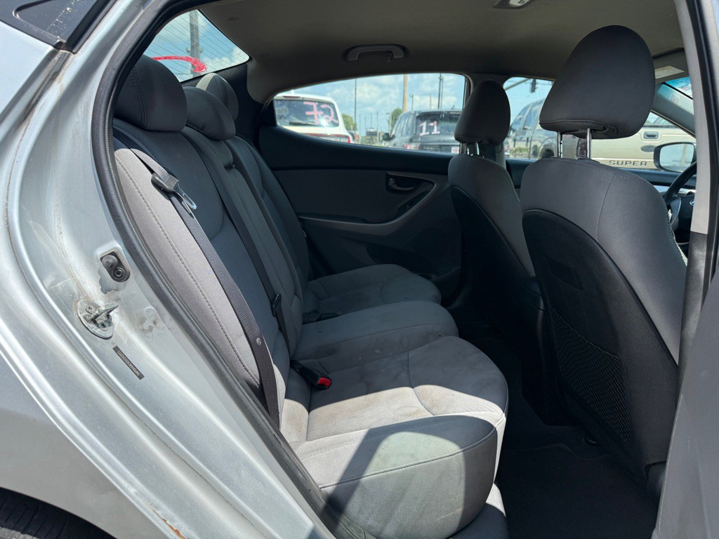 2013 Hyundai Elantra Image 11