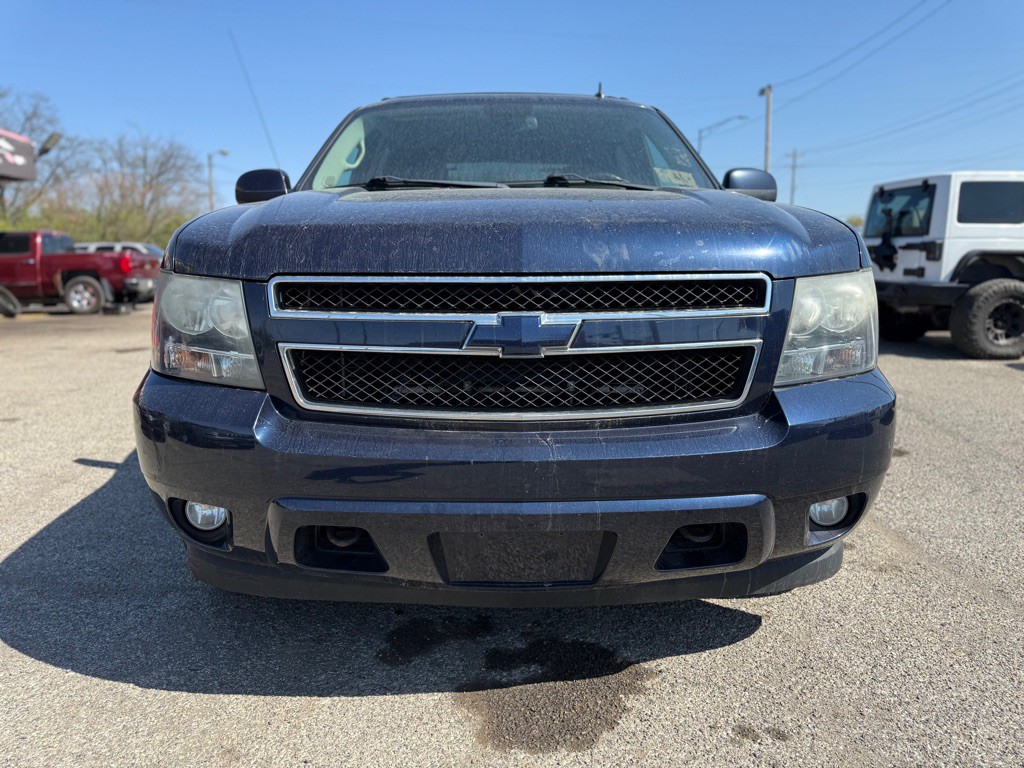 2011 Chevrolet Avalanche Image 3