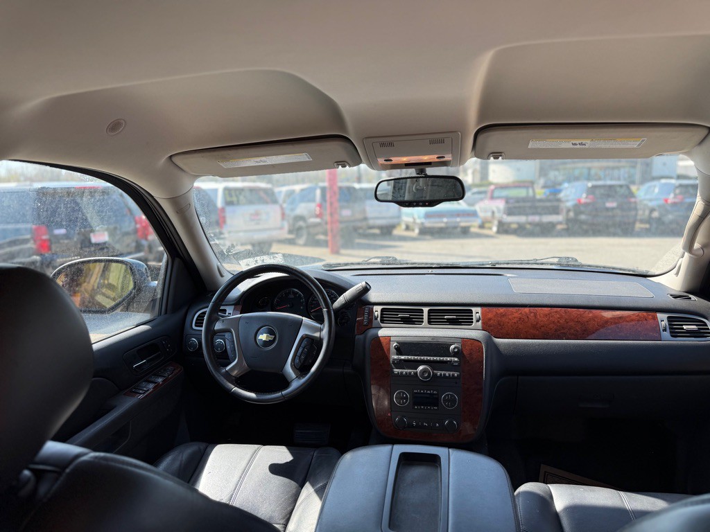 2011 Chevrolet Avalanche Image 7