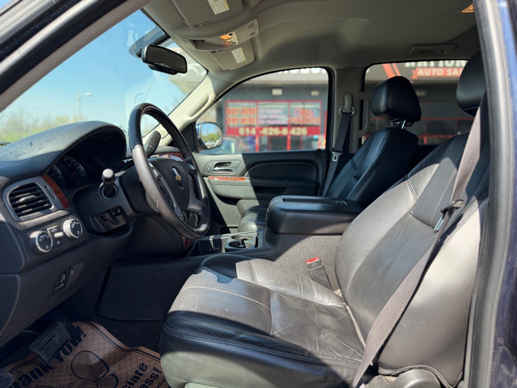 2011 Chevrolet Avalanche Image 8