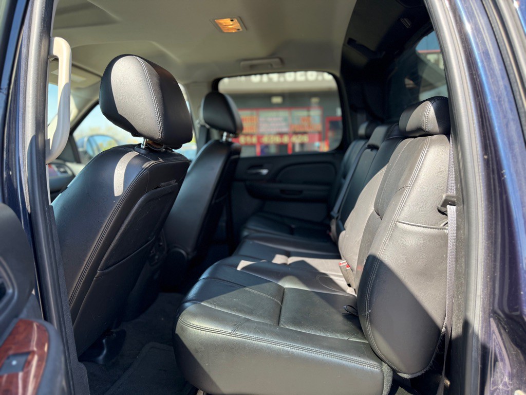 2011 Chevrolet Avalanche Image 9