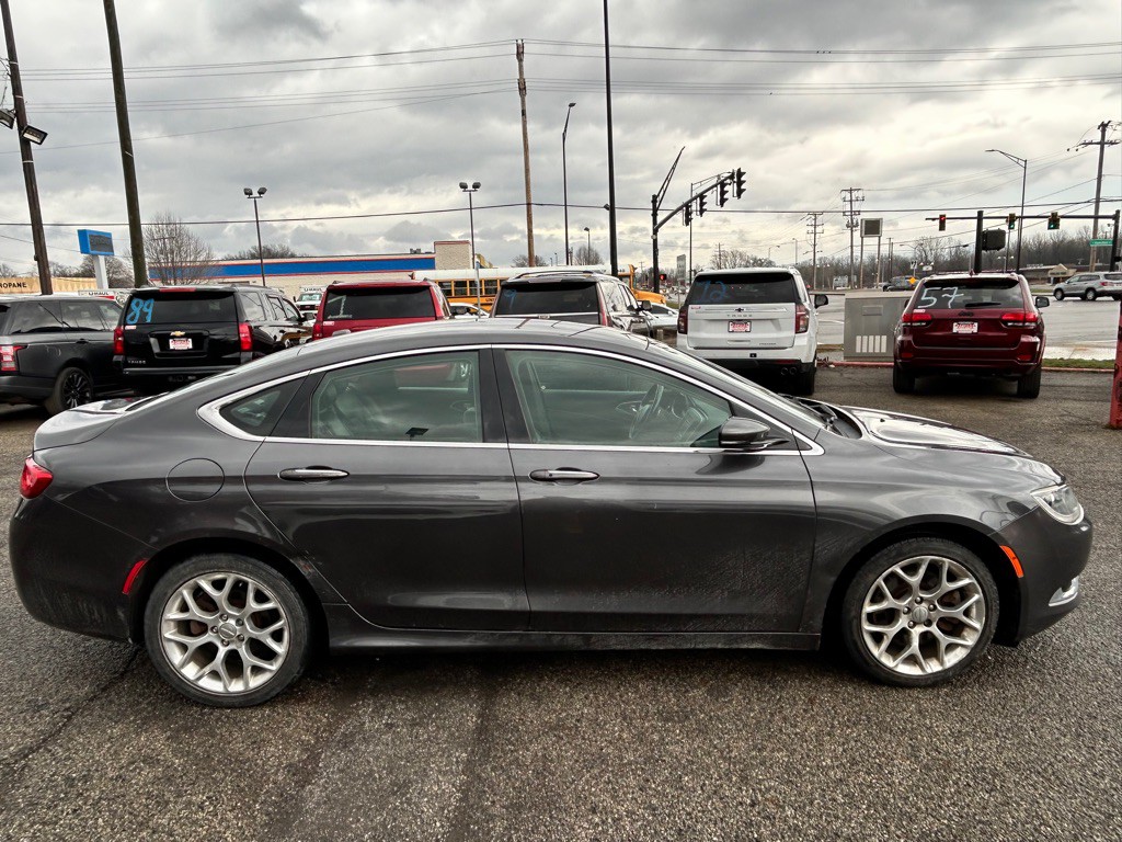 2015 Chrysler 200 Image 6