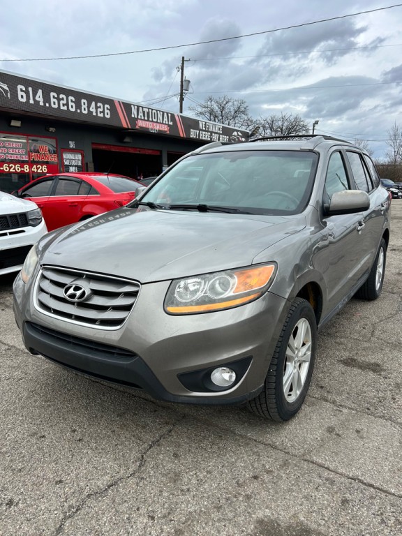 2011 Hyundai Santa Fe Image 1