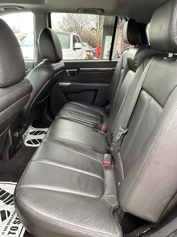 2011 Hyundai Santa Fe Image 10
