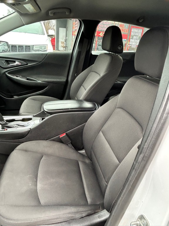 2018 Chevrolet Malibu Image 10