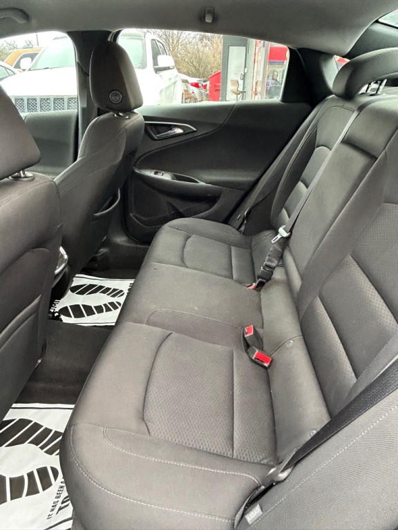 2018 Chevrolet Malibu Image 11