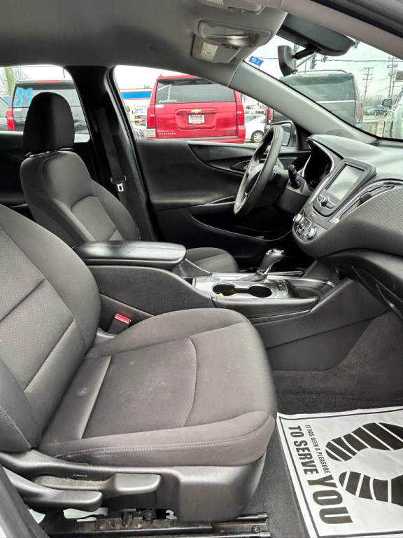2018 Chevrolet Malibu Image 12