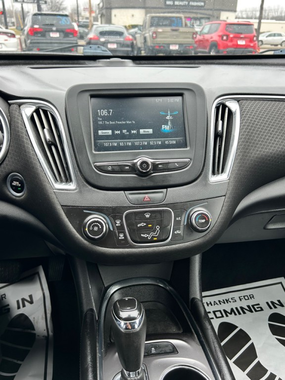 2018 Chevrolet Malibu Image 15