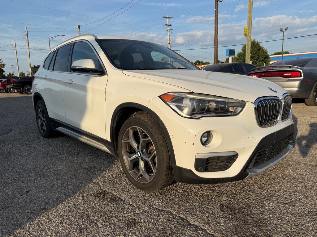 2016 BMW X1 Image 1
