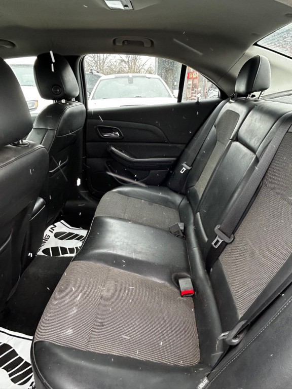 2015 Chevrolet Malibu Image 11