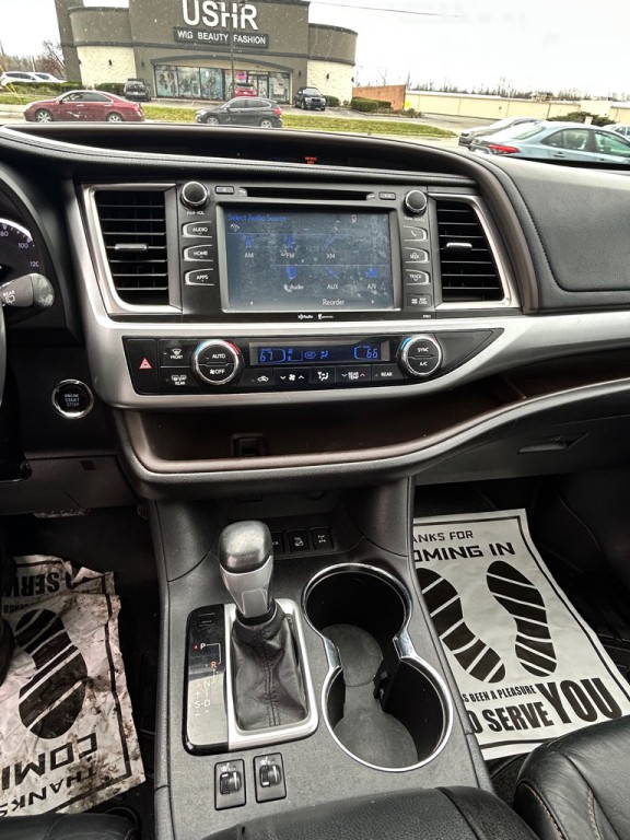 2015 Toyota Highlander Image 15