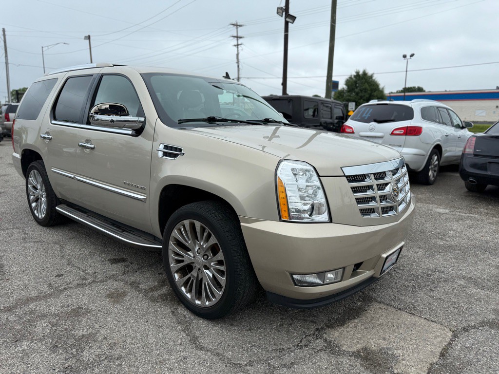 2012 Cadillac Escalade Image 3