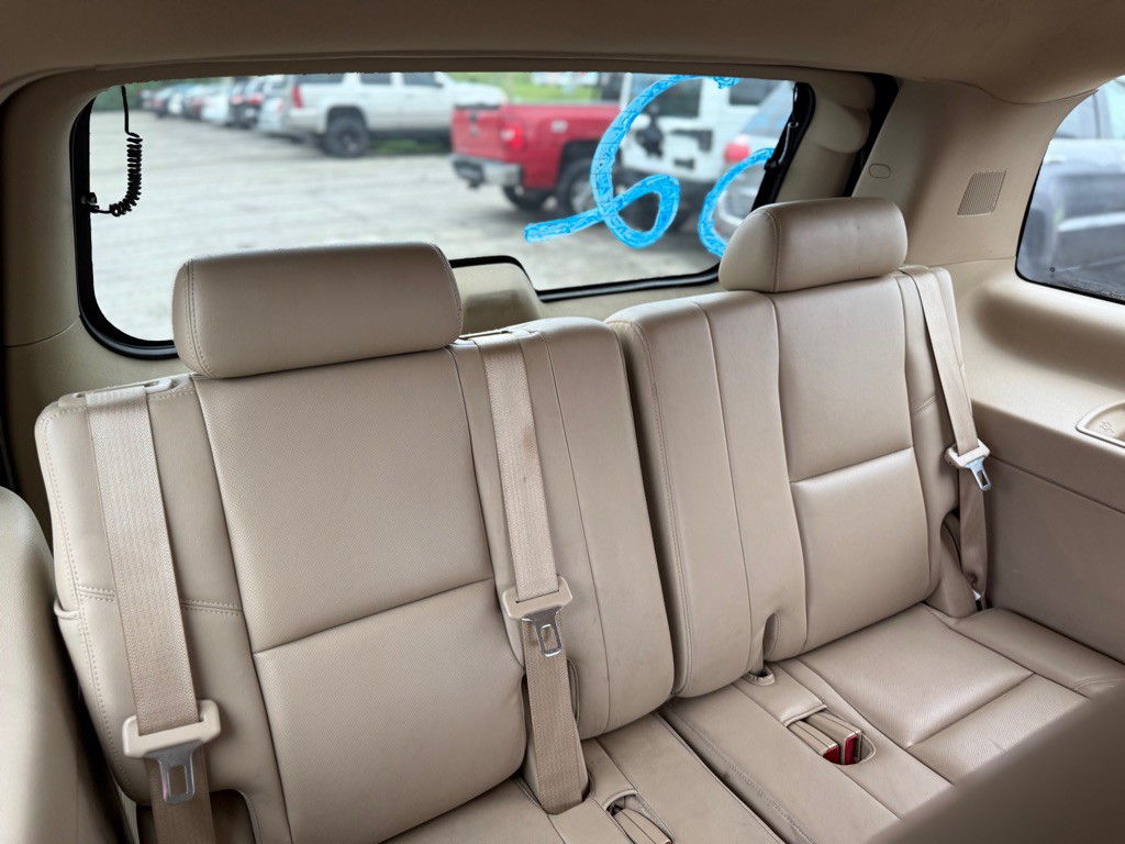 2012 Cadillac Escalade Image 12