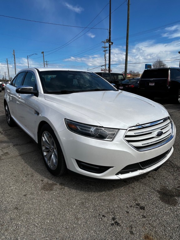 2016 Ford Taurus Image 2