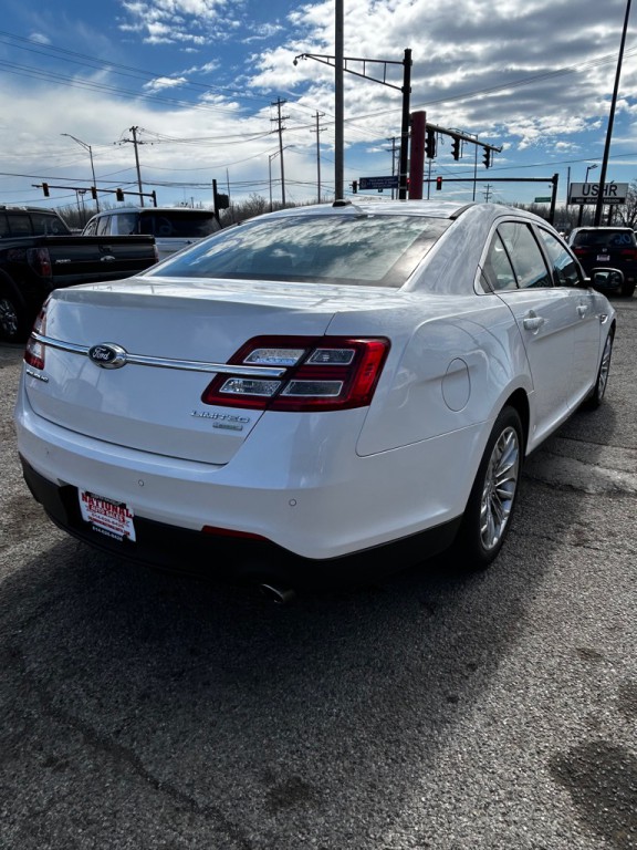 2016 Ford Taurus Image 5