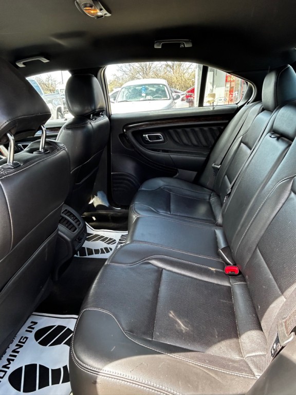 2016 Ford Taurus Image 11