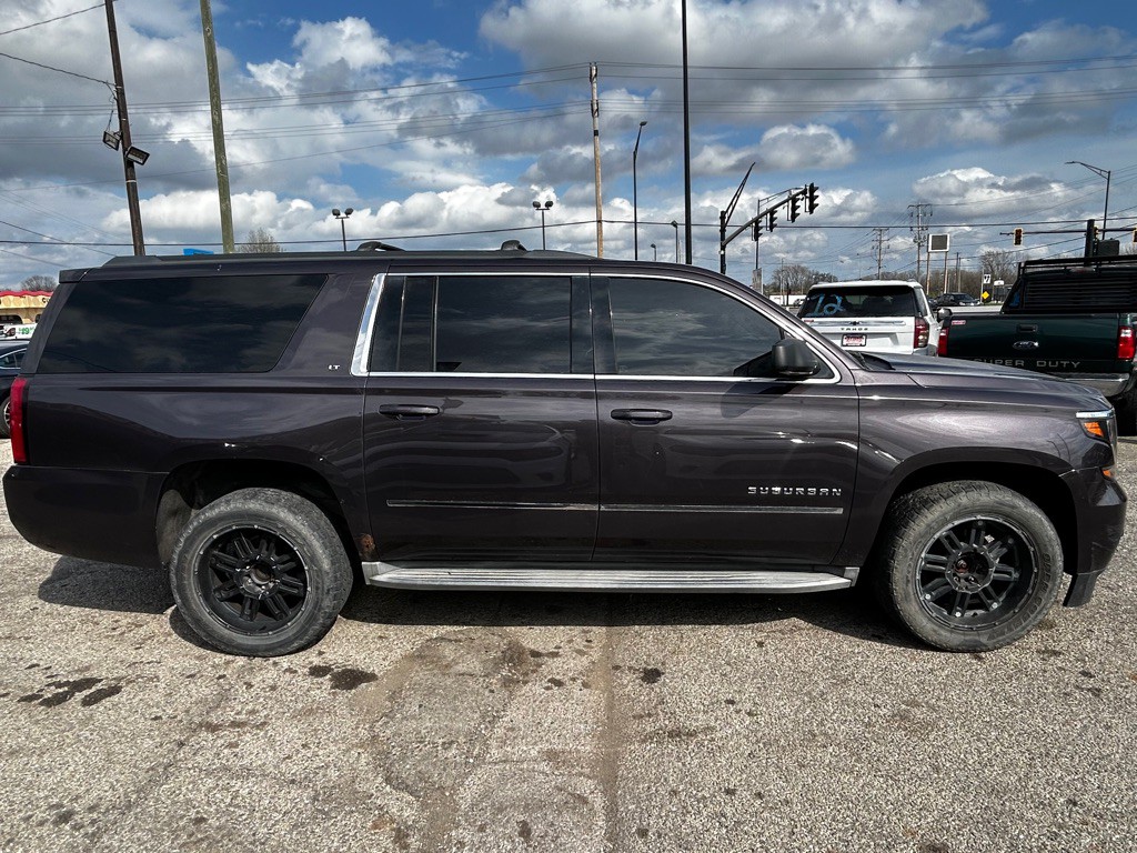 2015 Chevrolet Suburban Image 5