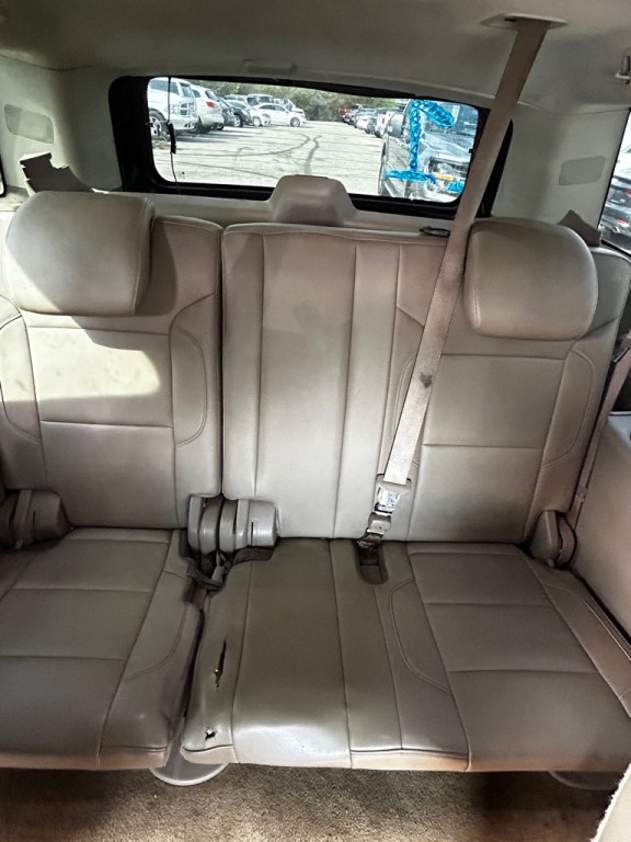 2015 Chevrolet Suburban Image 12