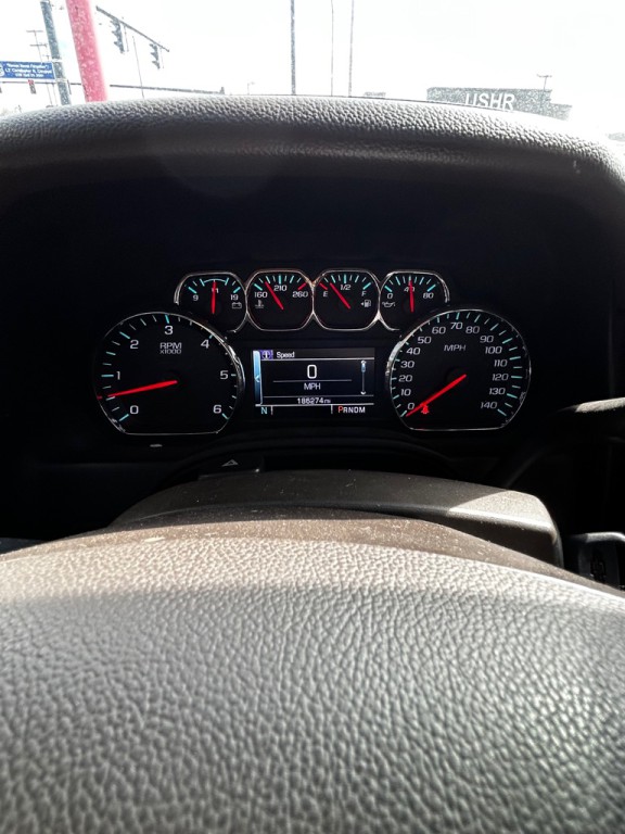 2015 Chevrolet Suburban Image 16